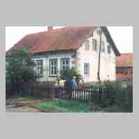 094-1011 Schirrau September 1994. Das Haus unserer Tante Hertha steht noch und ist von Russen bewohnt.jpg